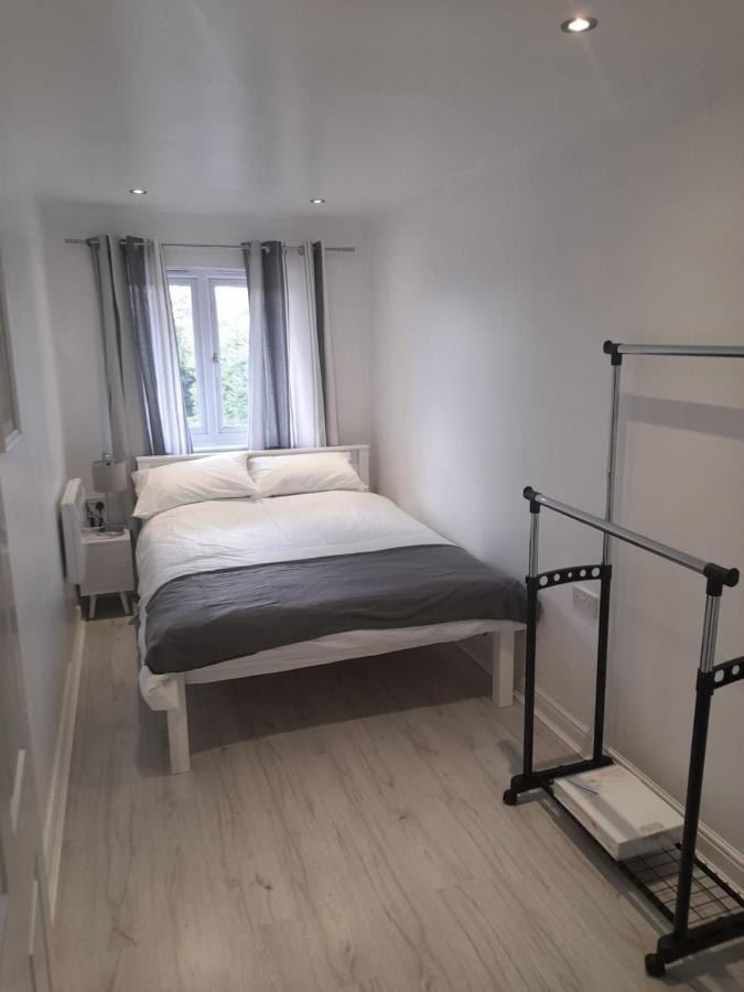 Penthouse Apartment Free Wi-Fi & Parking Occasional Bed Available Solihull Buitenkant foto